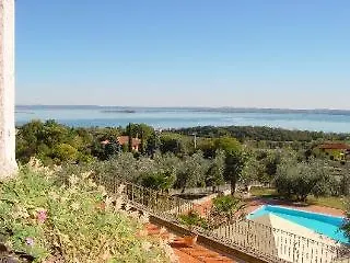 アパートホテル ソイアーノ・デル・ラーゴ San Rocco Relaisアパートホテル