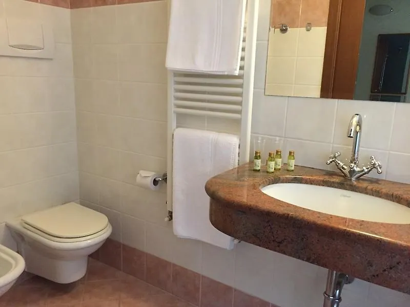 ソイアーノ・デル・ラーゴ San Rocco Relaisアパートホテル 3*,  イタリア