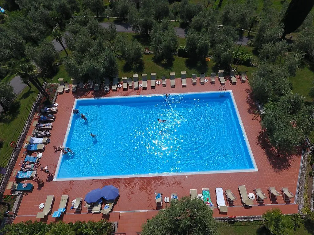 *** アパートホテル ソイアーノ・デル・ラーゴ San Rocco Relaisアパートホテル イタリア